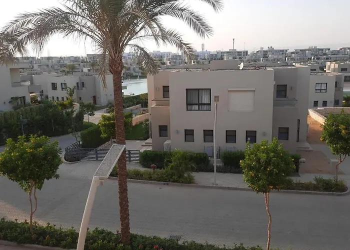 Mohamed Afifi Azha - Crystal Lagoon View - Families - 2 Bed Daire