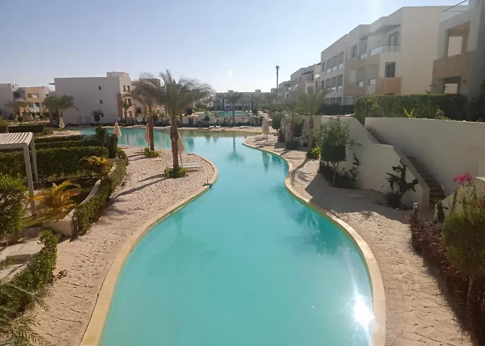 Mohamed Afifi Azha - Crystal Lagoon View - Families - 2 Bed Daire *