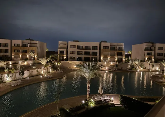 Daire Mohamed Afifi Azha - Crystal Lagoon View - Families - 2 Bed *